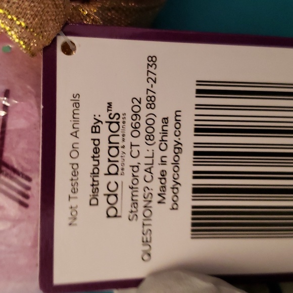 'Oh crap, you got me a present!' Starter Kit.  Bath set+Christmas cards. - Picture 5 of 9